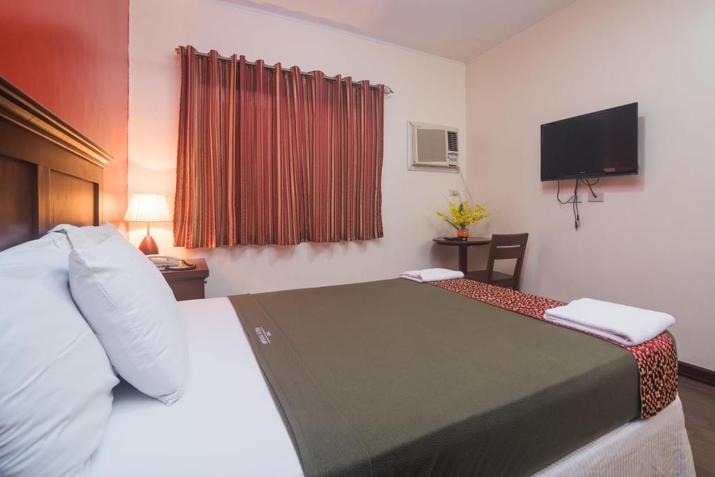 Oftana Suites Mandaue City Exterior foto