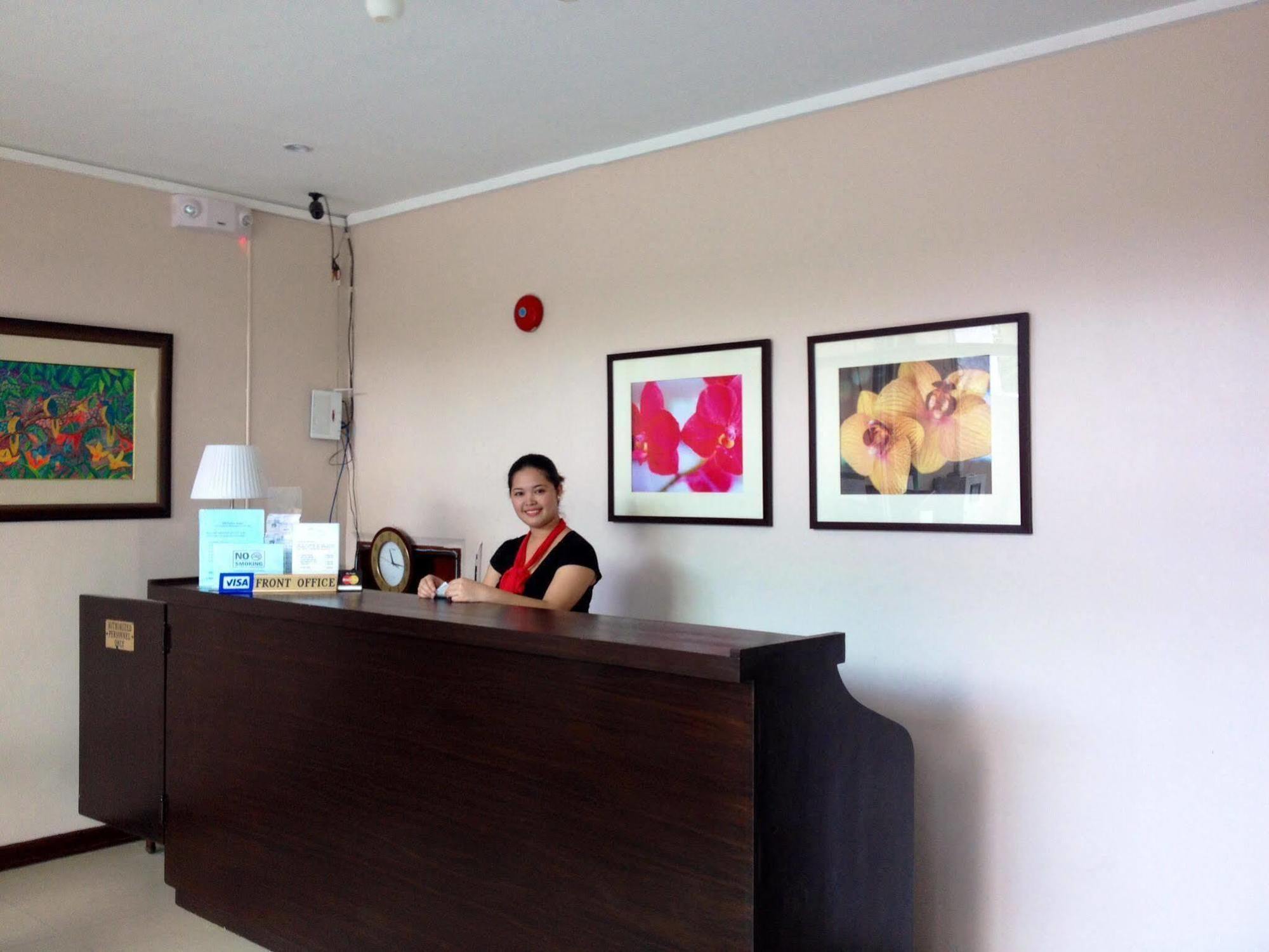 Oftana Suites Mandaue City Exterior foto