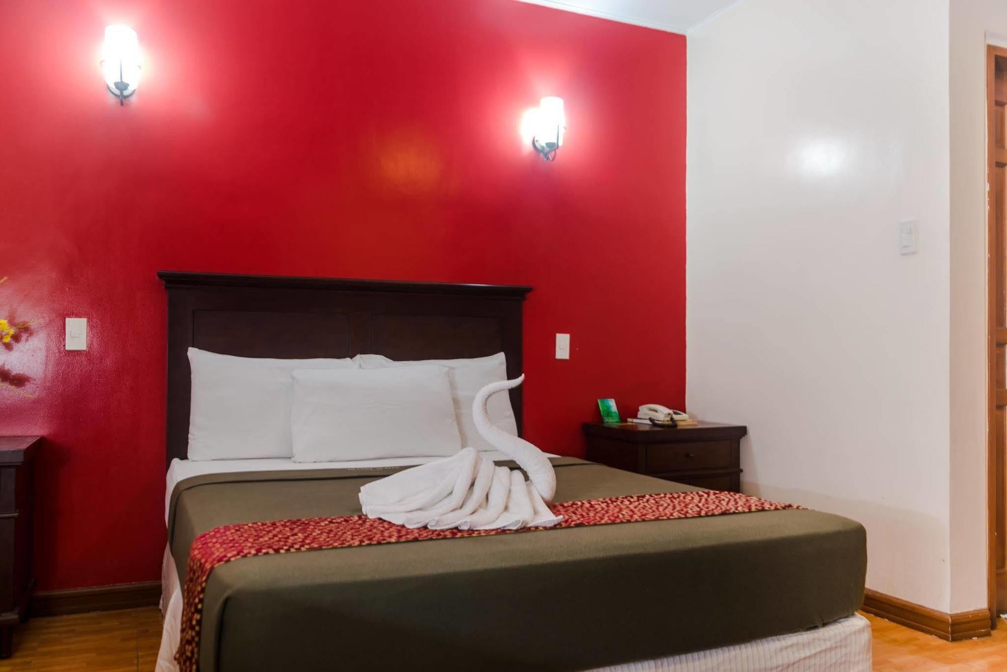 Oftana Suites Mandaue City Exterior foto