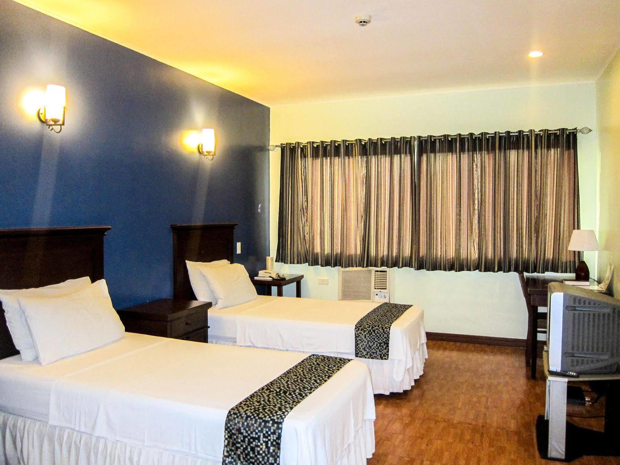 Oftana Suites Mandaue City Exterior foto