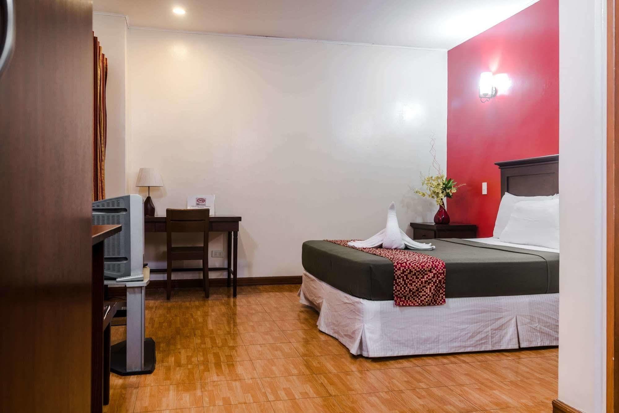 Oftana Suites Mandaue City Exterior foto