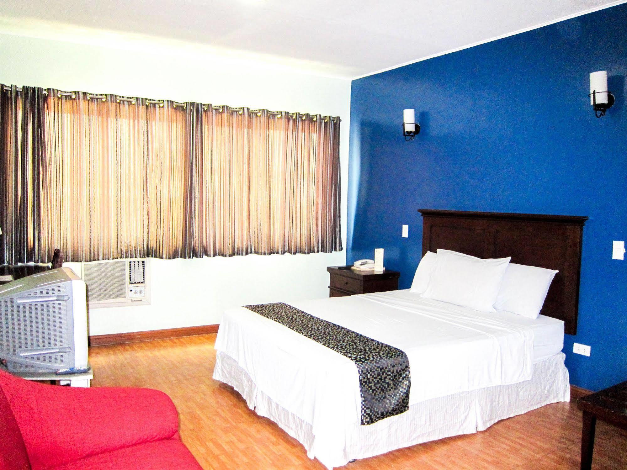 Oftana Suites Mandaue City Exterior foto